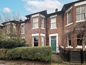 Exterior - Charming 3 Bedroom Home in Jesmond - Pass the Keys (Newcastle)