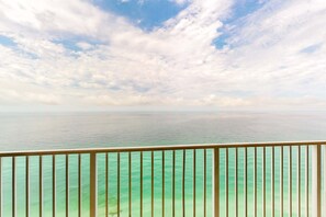Property grounds - Warm & welcoming condo w/Gulf and beach views, on-site pools & hot tub (Panama City Beach)