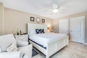 2 bedrooms, iron/ironing board, WiFi, bed sheets - Gulf views from your private balcony - condo with pool , hot tub & beach access (Panama City Beach)