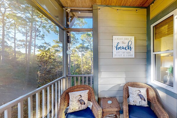Property grounds - 4th-floor condo near the beach with balcony, outdoor pool, elevator, W/D, & AC (Santa Rosa Beach)