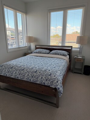 1 dormitorio, tabla de planchar con plancha, Internet y ropa de cama