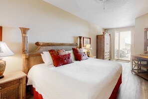 3 bedrooms, iron/ironing board, WiFi, bed sheets - Condo with 2 stunning pools, hot tub, gym, partial Gulf view & pickleball (Santa Rosa Beach)