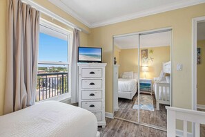 2 slaapkamers, een strijkplank/strijkijzer, internet, beddengoed
