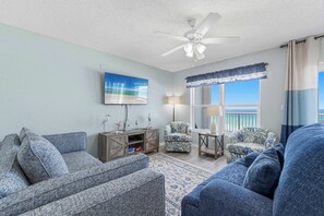 TV, DVD player, offices - Oceanfront condo with washer&dryer, pool access, ocean view, and central AC (Fort Walton Beach)