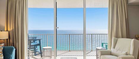 Televisión, reproductor de DVD y oficina