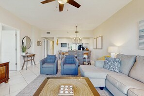 TV, DVD player, offices - Coastal condo with lagoon pool, bike rentals, tennis, pickleball & beach access (Seacrest)