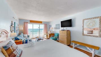 Een strijkplank/strijkijzer, wifi, beddengoed