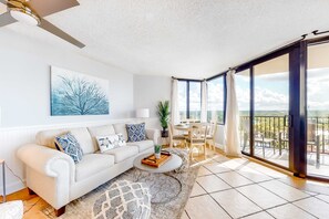 TV, offices - Gulf-front, 10th-floor condo with gorgeous views, AC, fast WiFi, pools, & tennis (Panama City Beach)