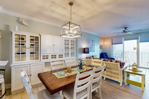 Dining - Snowbird friendly gulf-view condo w/ Pool  Hot tub, & Private Balcony (Panama City Beach)
