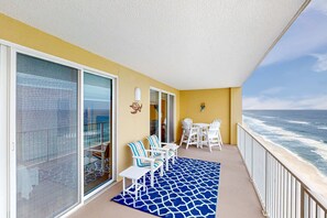 Outdoor dining - Snowbird friendly gulf-view condo w/ Pool  Hot tub, & Private Balcony (Panama City Beach)