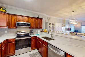 Fridge, microwave, oven, stovetop - Snowbird friendly gulf-view condo w/ Pool  Hot tub, & Private Balcony (Panama City Beach)