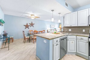 Fridge, microwave, oven, stovetop - Comfortable beachfront condo with beach service - quick drive to dining (Fort Walton Beach)