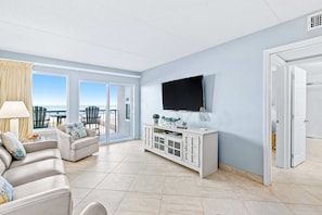 TV, DVD player, offices - Comfortable beachfront condo with beach service - quick drive to dining (Fort Walton Beach)