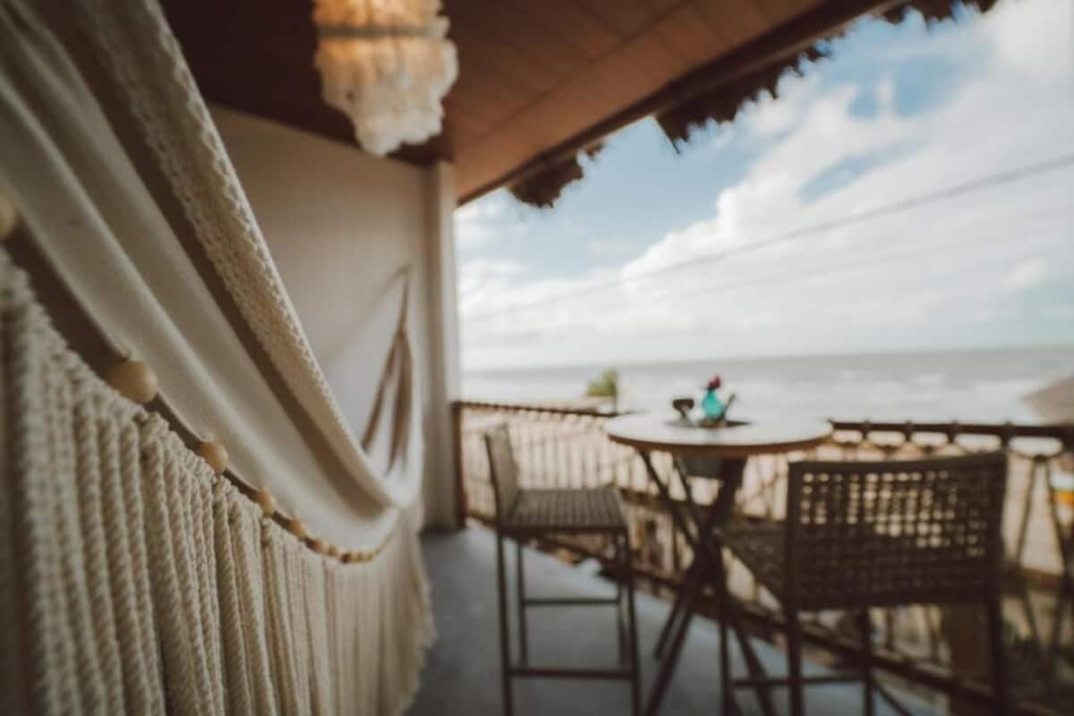 Deluxe Suite, Beach View | Free WiFi