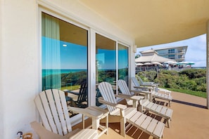 Terrace/patio - Conveniently located Gulf condo with spacious layout, pool & pickleball (Seacrest)