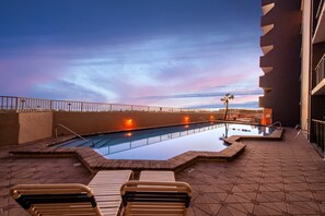 Pool - 6th-floor, cozy beachfront condo with views - quick walk to dining (Fort Walton Beach)