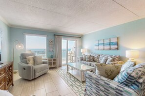 TV, DVD player, offices - 6th-floor, cozy beachfront condo with views - quick walk to dining (Fort Walton Beach)