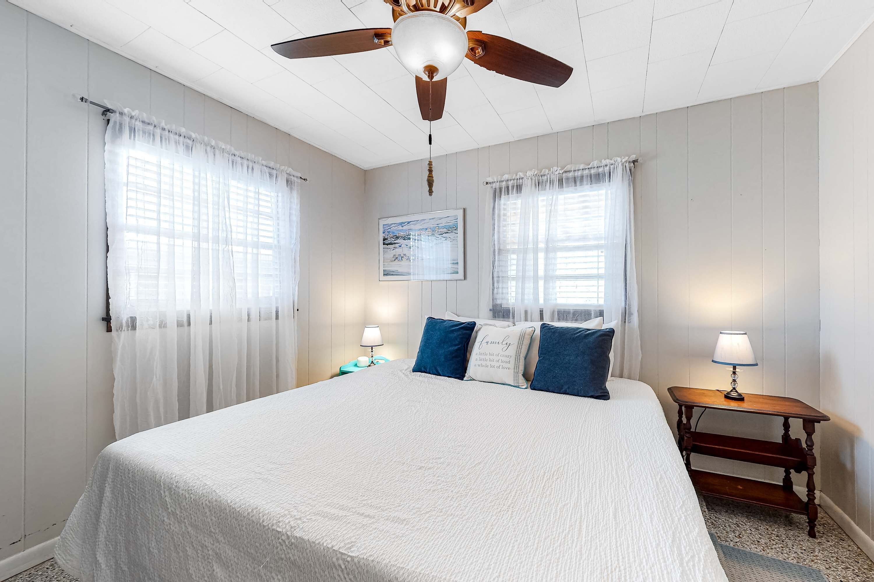 2 bedrooms, iron/ironing board, WiFi, bed sheets