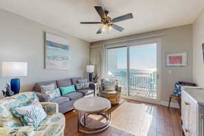 TV, DVD player, offices - Beautiful Gulf-front condo with resort pool & hot tub - right on the beach (Panama City Beach)