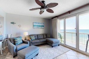 TV, DVD player, offices - Flat with stunning view, pool, & beach access (Panama City Beach)