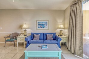 TV, offices - Waterfront condo with a balcony overlooking the Gulf, pool & a gym (Panama City Beach)
