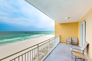 Property grounds - Gulf-front condo with free beach service, balcony & pool (Panama City Beach)