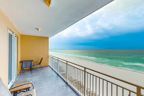 Property grounds - Gulf-front condo with free beach service, balcony & pool (Panama City Beach)