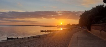 Beach opposite, panoramic sea views and a garden bar to enjoy