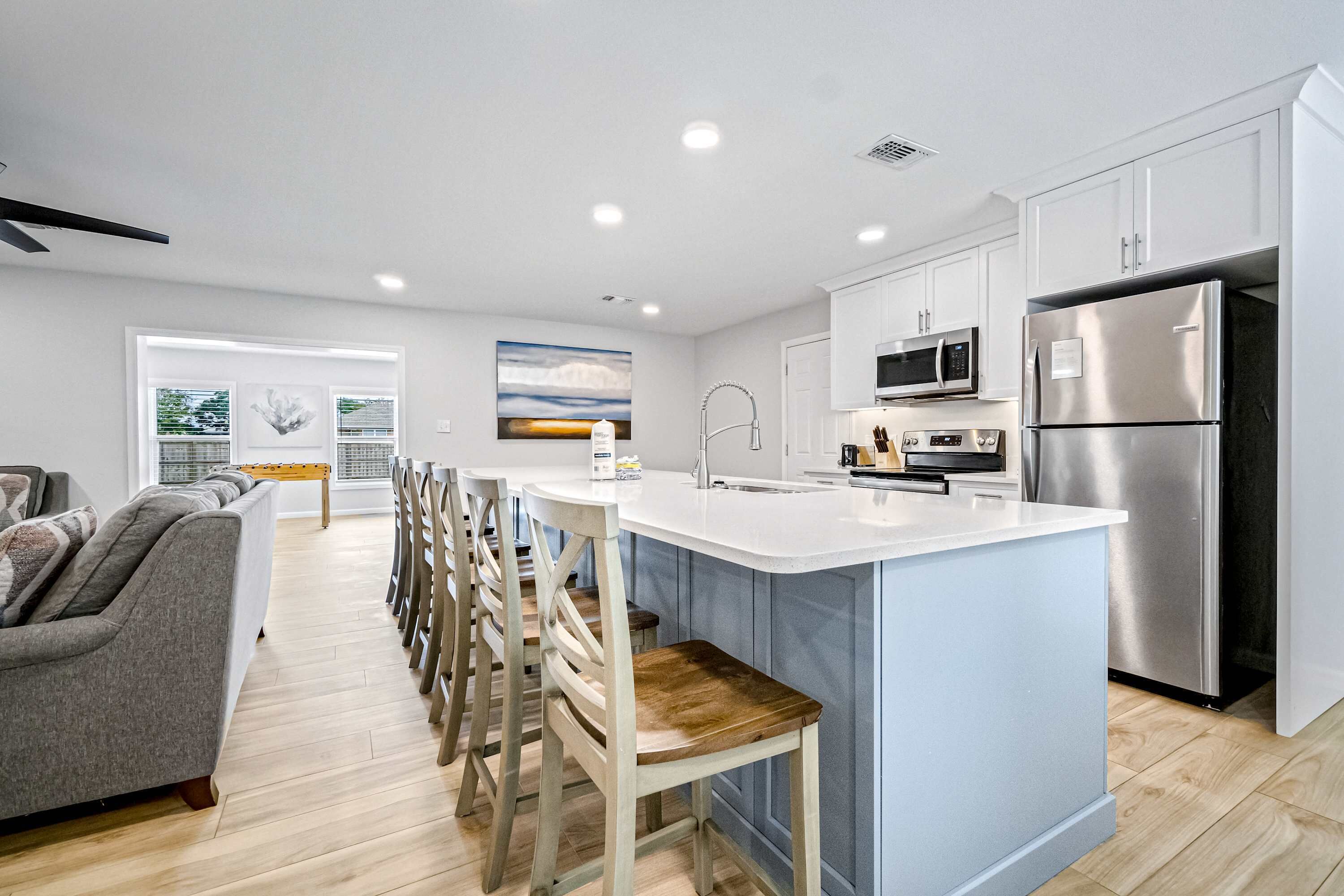 Geladeira, micro-ondas, fogão, cooktop