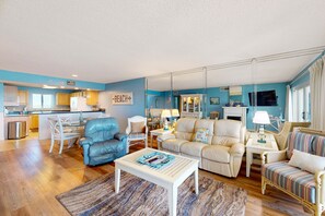 TV, offices - Gorgeous Oceanfront condo with washer/dryer, Gulf-front balcony & pool/hot tub (Perdido Key)