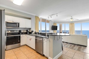 Fridge, microwave, oven, stovetop - Resort style condo w/ shared pools, free WiFi and cable - steps to beach (Panama City Beach)