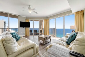 TV, offices - Resort style condo w/ shared pools, free WiFi and cable - steps to beach (Panama City Beach)