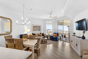 TV - Dune it Right -Completely Updated with beach access, pool, hot tub, tennis, pickleball & gym (Santa Rosa Beach)
