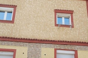 Exterior detail - T3 cité douanière (Béjaïa)