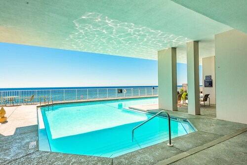 Inviting Gulf-front condo In Perdido Key with waterfront pool/hot tub and oceanfront balcony