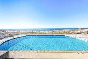 Pool - Gulf-front condo with shared pool & gym, balcony, WiFi, & great view (Perdido Key)