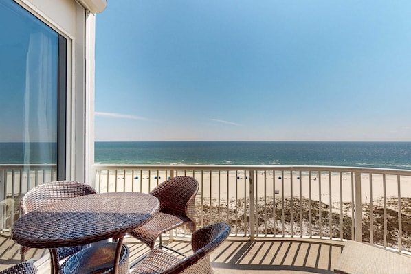 Property grounds - Open condo, on-site pool & hot tub, gulf-front balcony, on the beach (Perdido Key)