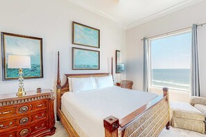 3 bedrooms, iron/ironing board, WiFi - Open condo, on-site pool & hot tub, gulf-front balcony, on the beach (Perdido Key)