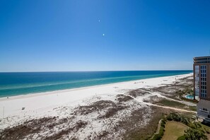 On the beach - Open condo, on-site pool & hot tub, gulf-front balcony, on the beach (Perdido Key)