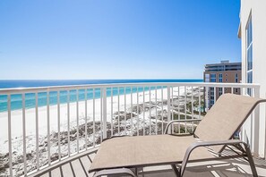 Property grounds - Open condo, on-site pool & hot tub, gulf-front balcony, on the beach (Perdido Key)