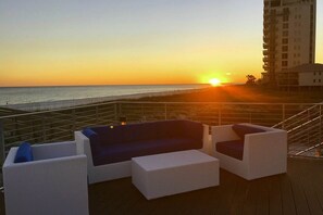 Property grounds - Snowbird-friendly townhome with WiFi, patio, central ac, pool,hot tub,gym (Perdido Key)
