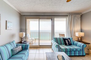 TV, offices - Beachside condo with a pool, hot tub, washer/dryer, beach access - snowbirds OK (Panama City Beach)