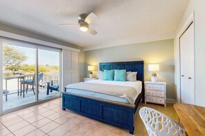 1 bedroom, WiFi, bed sheets - Spacious Condo with full kitchen, shared pool and beach access (Perdido Key)