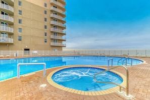 Pool - Gorgeous gulf-front location & resort pools, beach service, and hot tubs (Panama City Beach)