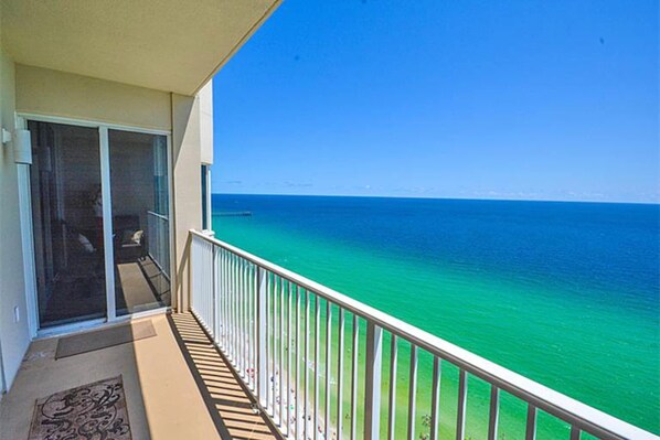 Property grounds - Gorgeous gulf-front location & resort pools, beach service, and hot tubs (Panama City Beach)