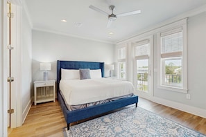 4 bedrooms, travel cot, WiFi, bed sheets - White Coral Chateau (Miramar Beach)