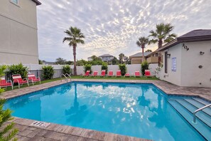 Pool - White Coral Chateau (Miramar Beach)