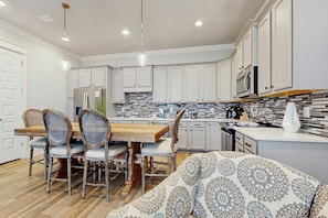 Dining - White Coral Chateau (Miramar Beach)