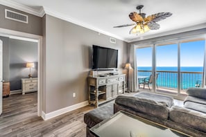 TV, DVD player, offices - Stunning Gulf-front condo with balcony, pool, hot tub, gym & beach views (Panama City Beach)