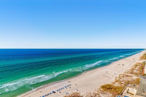 On the beach - Stunning Gulf-front condo with balcony, pool, hot tub, gym & beach views (Panama City Beach)
